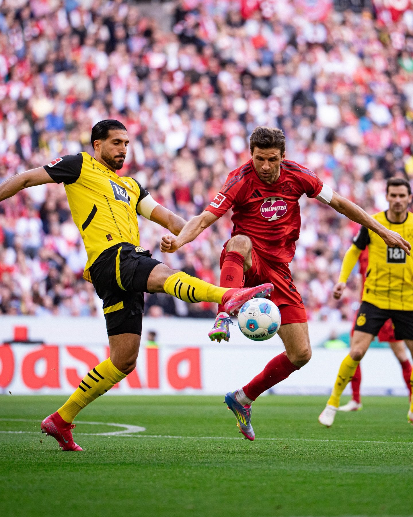 التعادل يحسم كلاسيكو ألمانيا في الجولة 29 من الدوري الألماني